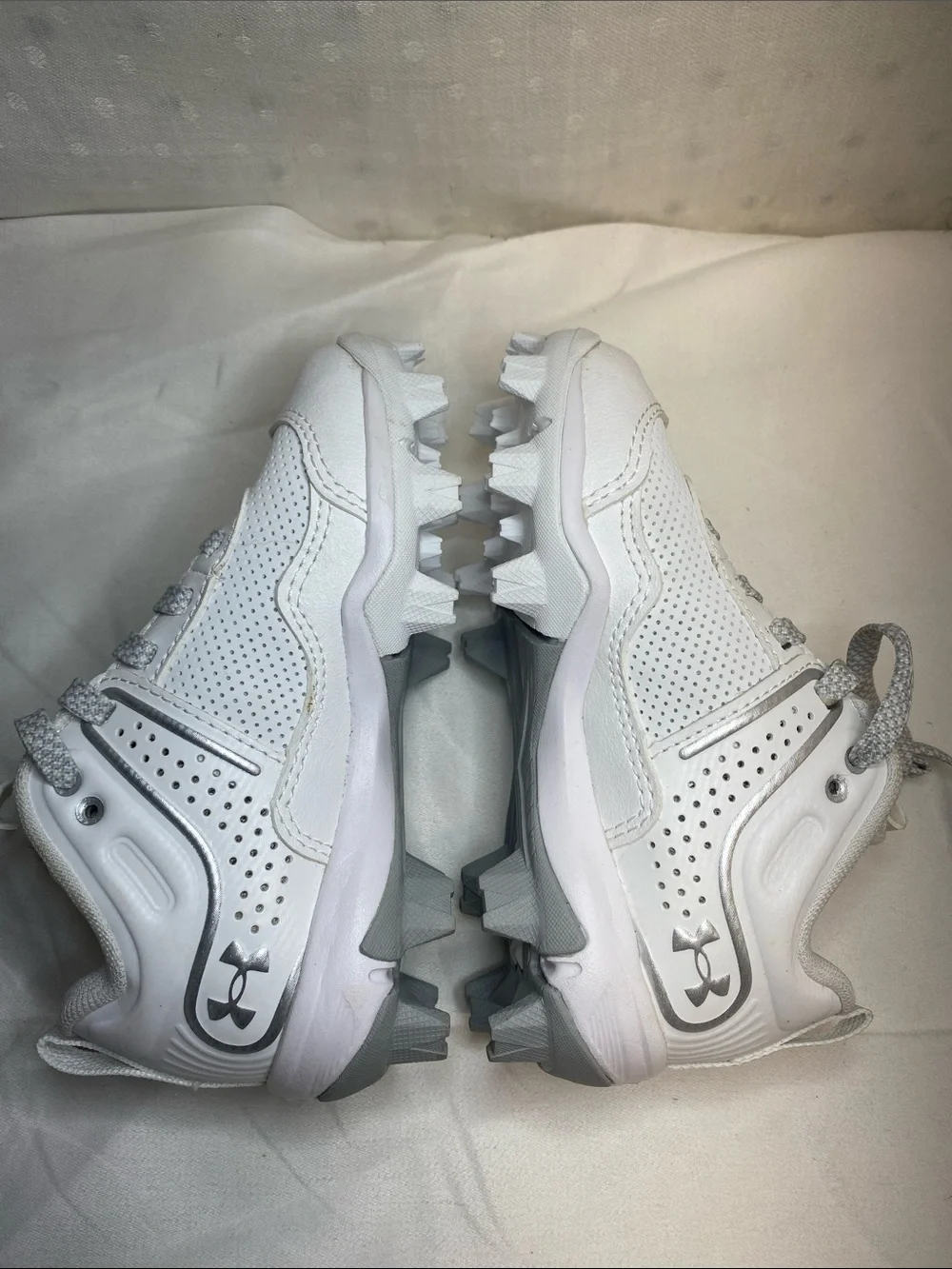 Under Armour Kids Glyde Softball Cleats Size 10K White